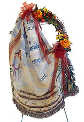 S1105 Easel Wreath Inspirational Throw 