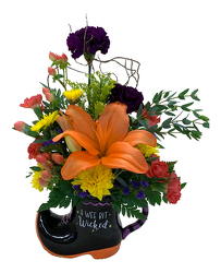 DFF302 Witch's Boot Bouquet 